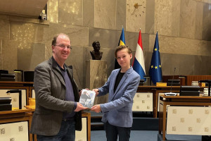 Fokko Spoelstra ontvangt kinderrechtenactivist Lars Westra